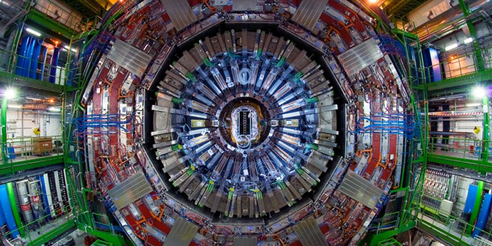 LHC estuda propriedades do plasma de quarks e glúons
