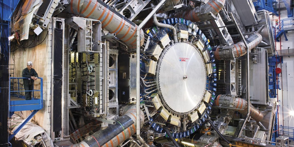 ATLAS exclui nova física em produção de pares de bósons de Higgs