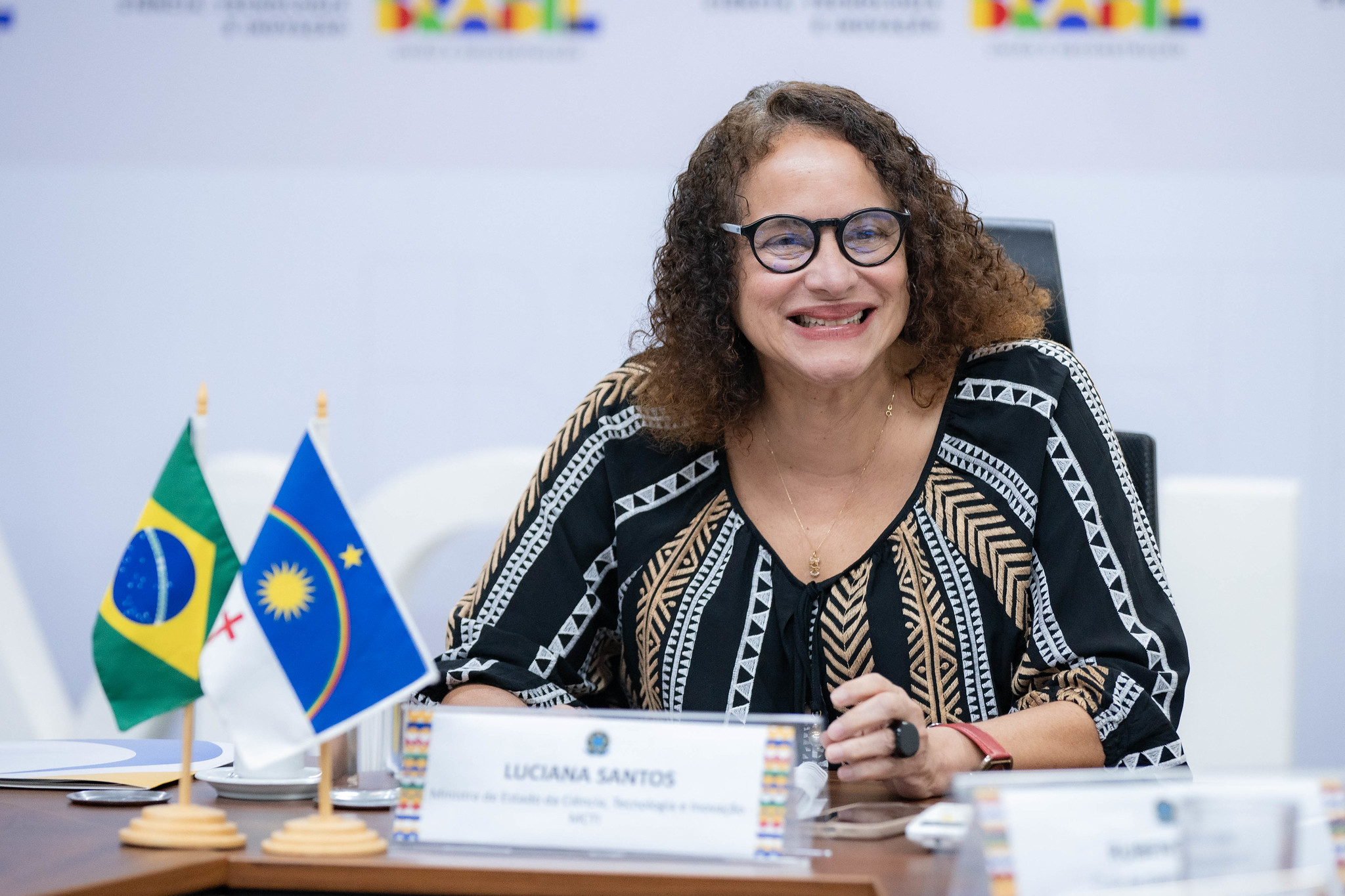 Luciana Santos, Ministra de Estado da Ciência, Tecnologia e Inovação, em reunião sobre os desafios do mundo da computação no dia 16 de maio. Crédito: Rodrigo Cabral (ASCOM/MCTI)