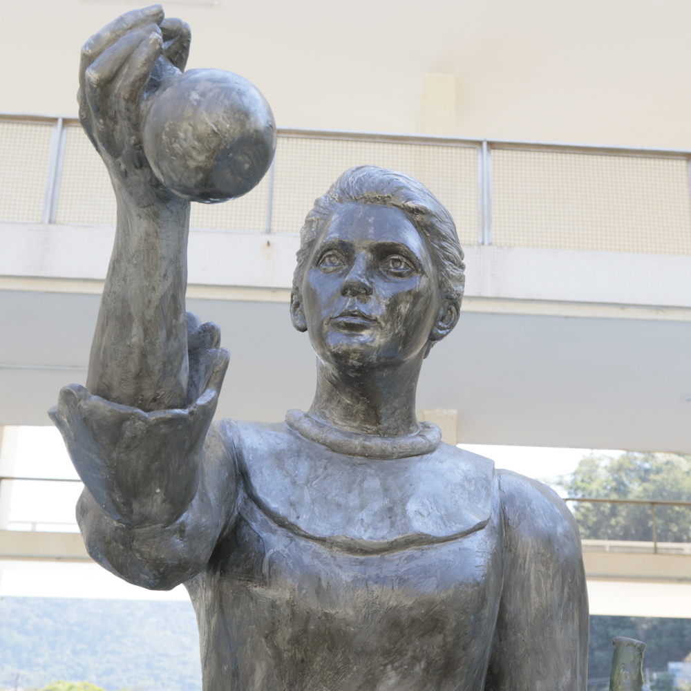 Exposição inaugurada no Dia do Fìsico presenteou Águas de Lindóia com estátua de Marie Curie. (Crédito: Daniel Patire)
